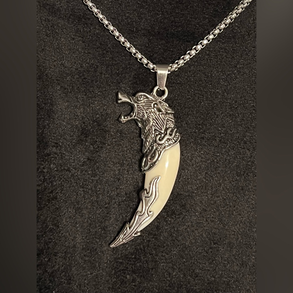 Wolf Fang Pendant 28” Necklace in Cream and Silver